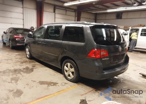 2011 Volkswagen Routan Se z USA, uszkodzony, nr VIN 2V4RW3DG7BR740433